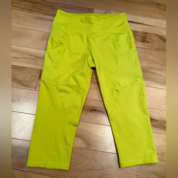 Joe Fresh Capris - Picture 1 of 4